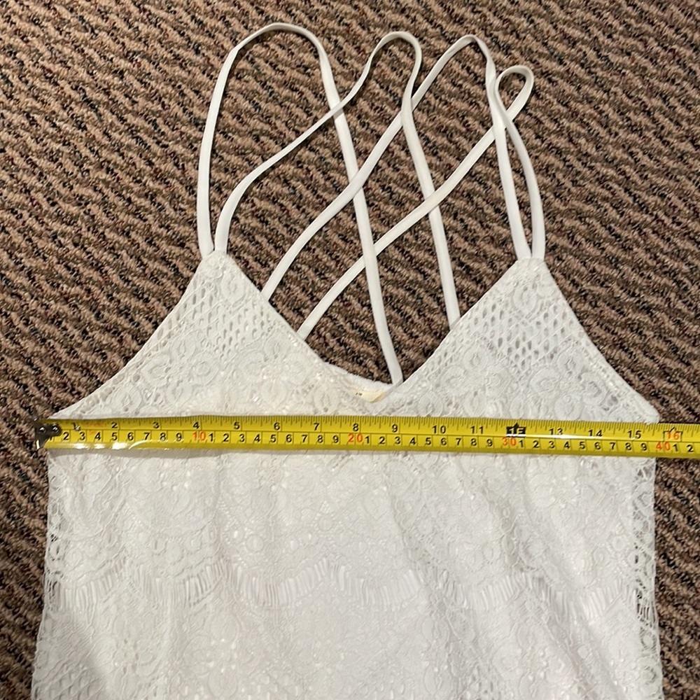NEW Miami white lace dress with Criss cross back from Francesca’s - Picture 6 of 6